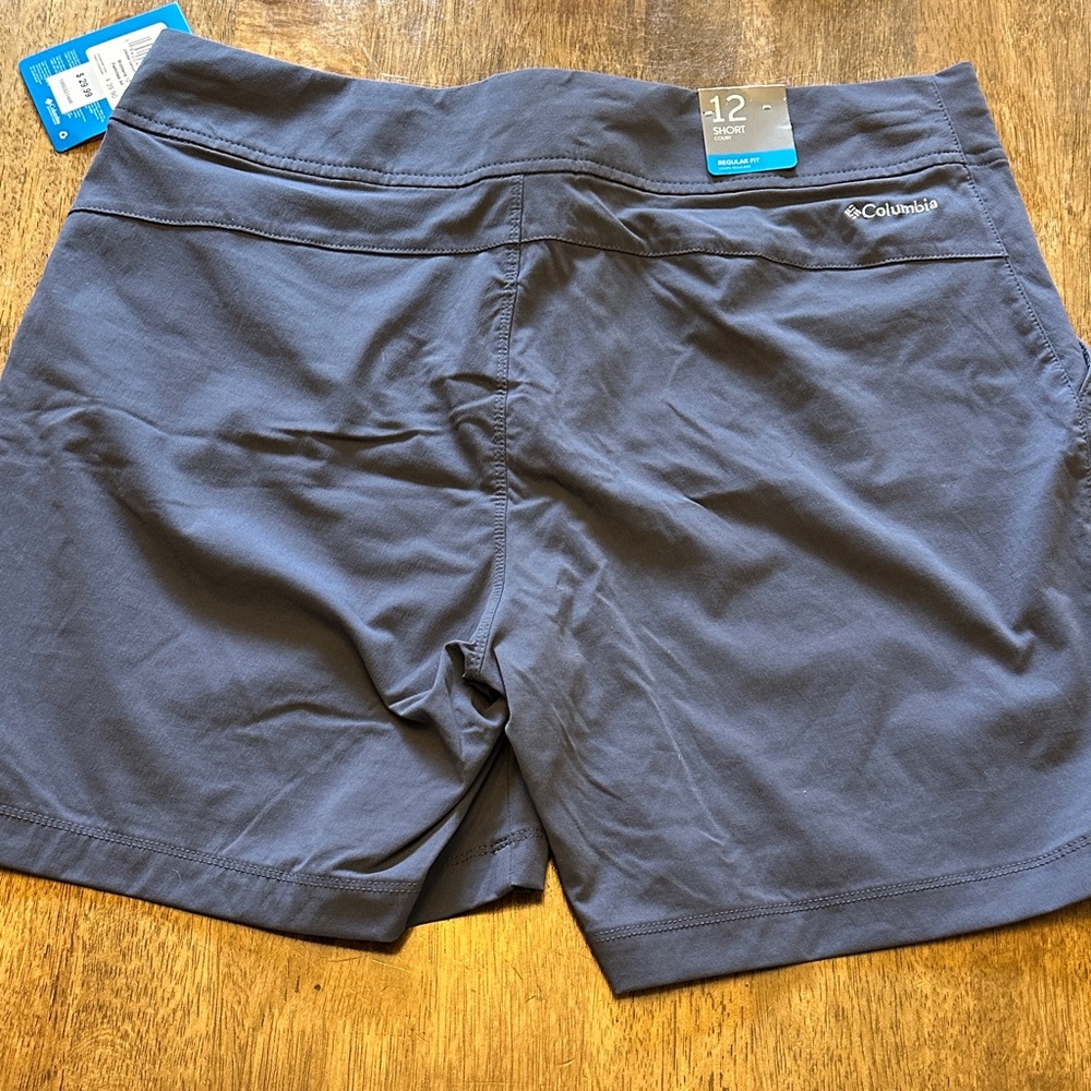 Columbia Women's Gray Cargo Shorts - Picture 8 of 8